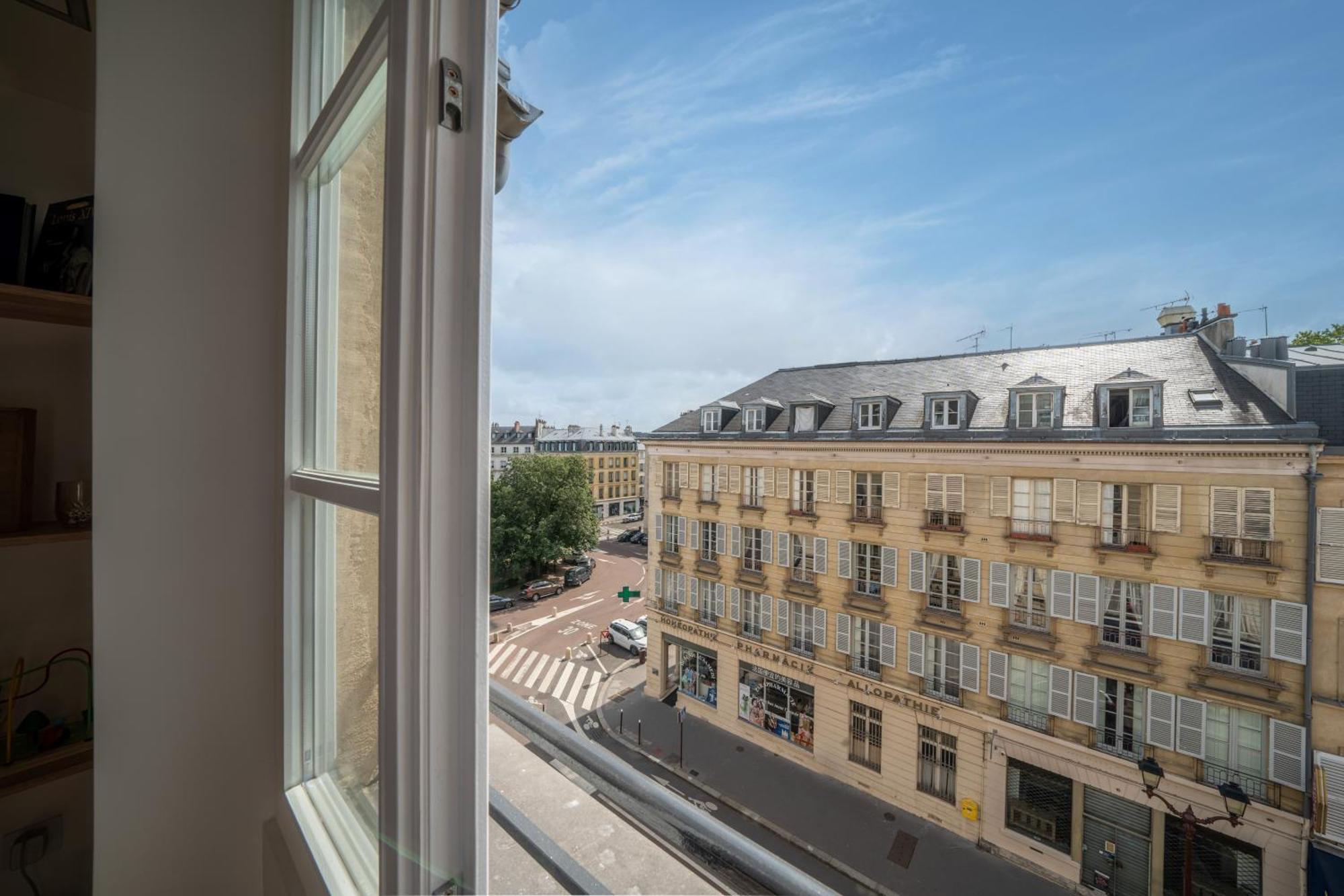 Le Versailles Soleil Classe 3 Etoiles Charme & Vue Chapelle Royale Exterior photo